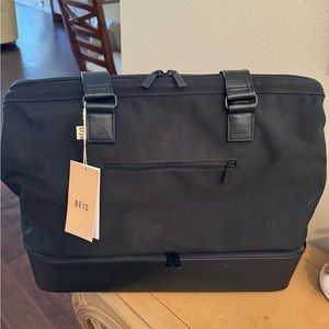 Beis The Weekender in Black